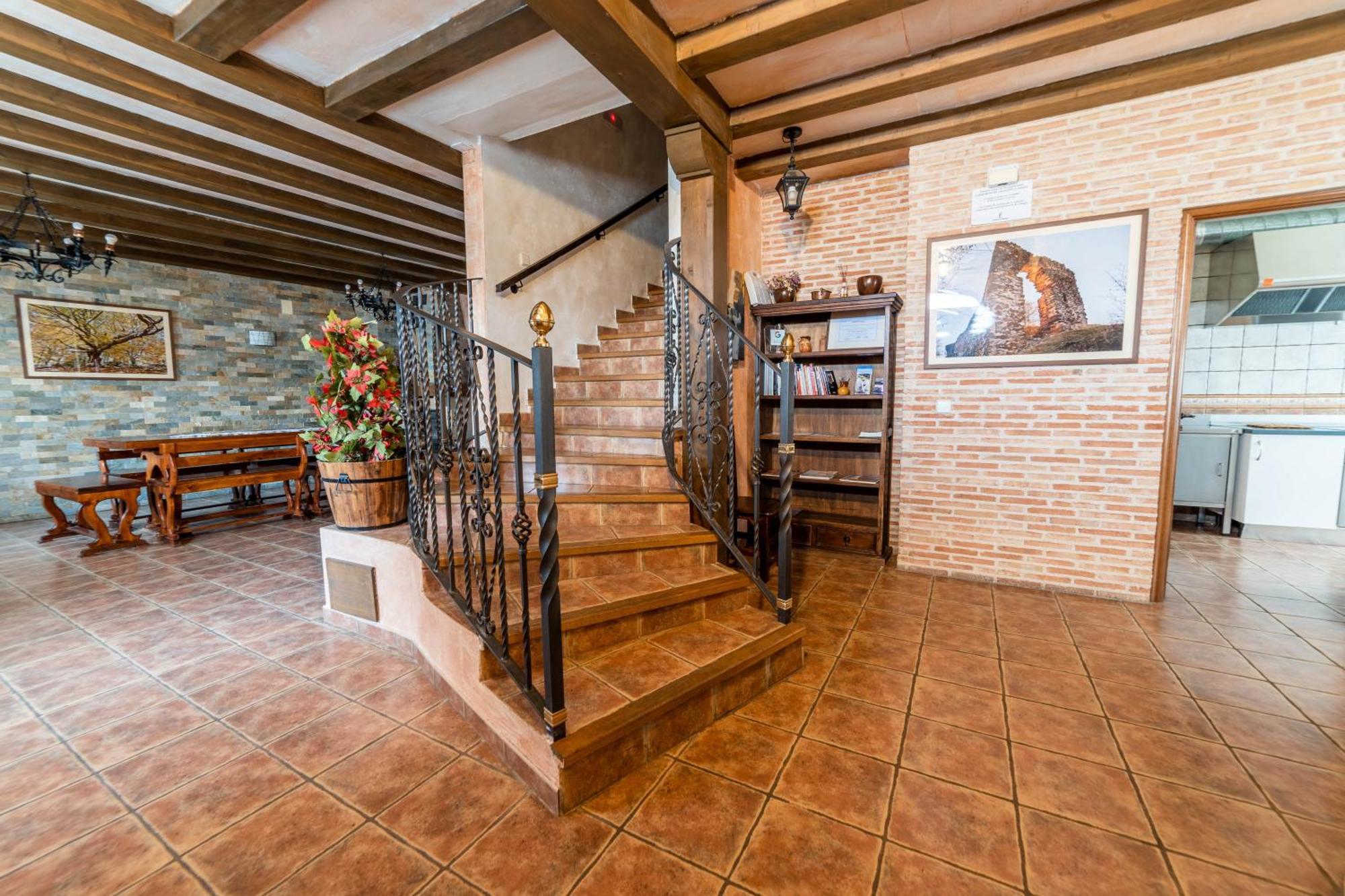 Casa Rural Castillo Diempures Cantalojas Exterior foto